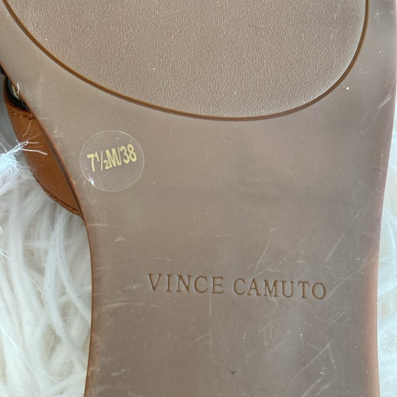 VINCE CAMUTO leather sandals - Picture 9 of 13
